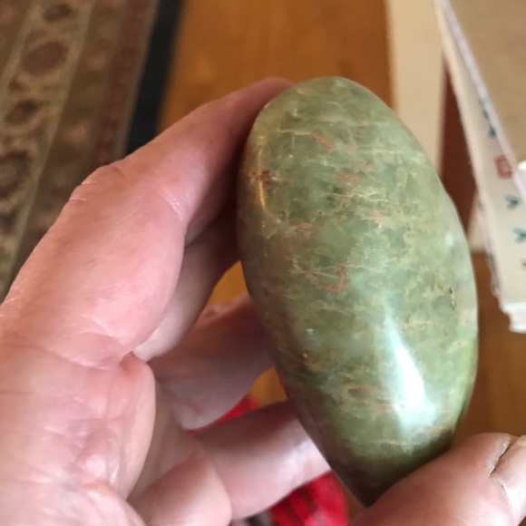 Soapstone heart shaped paperweight - Picture 10 of 12